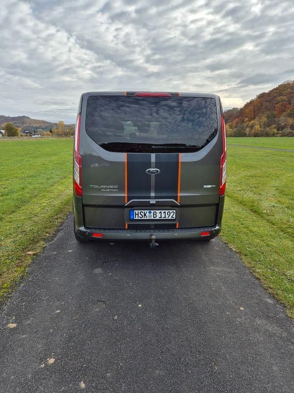 Gebraucht Ford Tourneo Titanium 185 PS (136 kW) 2020 Grau Van / Kleinbus