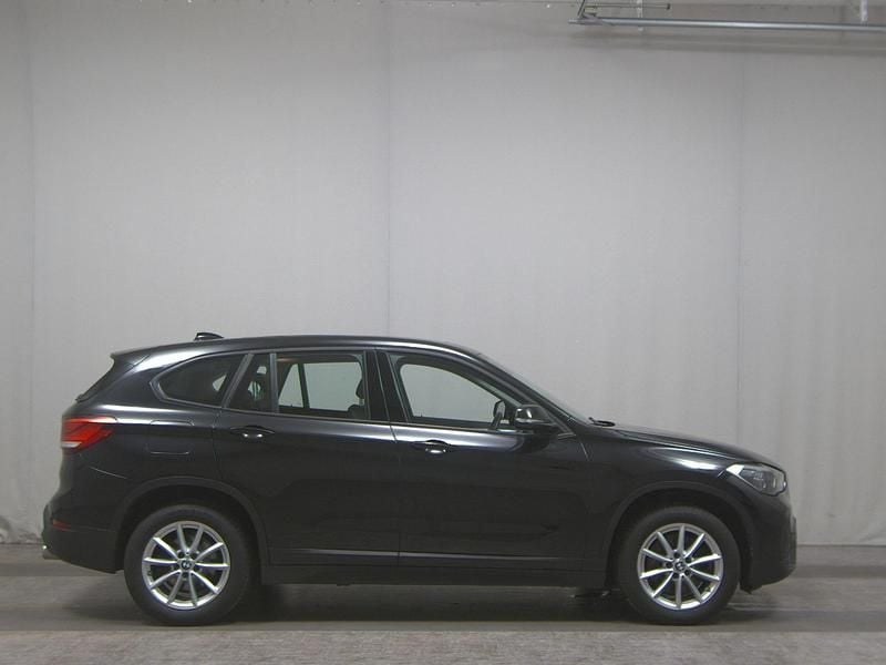 Schwarz Gebraucht 2021 BMW X1 Advantage SUV | 17.980 € (Superpreis) - Bild 1/4