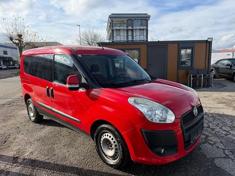 Rot Gebraucht 2015 Fiat Doblò Van / Kleinbus | 3.700 € (Superpreis) - Bild 1/4