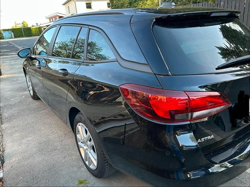 Second-hand Opel Astra 122 CP (89 kW) 2020 Negru Break