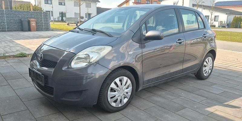 Gebraucht Toyota Yaris 133 PS (97 kW) 2009 Grau Kleinwagen