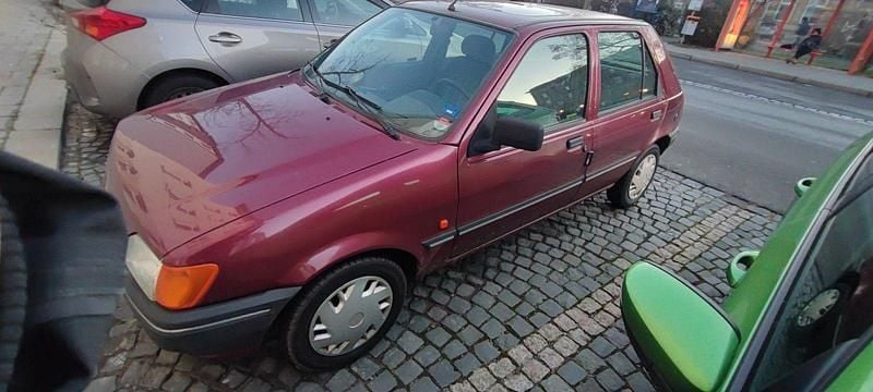 Gebraucht Ford Fiesta 60 PS (44 kW) 1992 Rot Limousine
