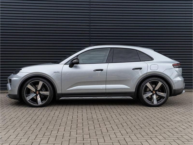 Neu Porsche Macan 300 kW (408 PS) 2025 Silber SUV