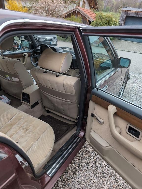 Używany BMW 732 193 KM (141 kW) 1983 Czerwony Sedan/Limuzyna