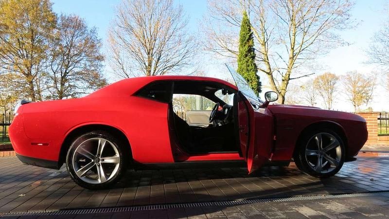 Usata Dodge Challenger 381 CV (280 kW) 2015 Rosso Coupé