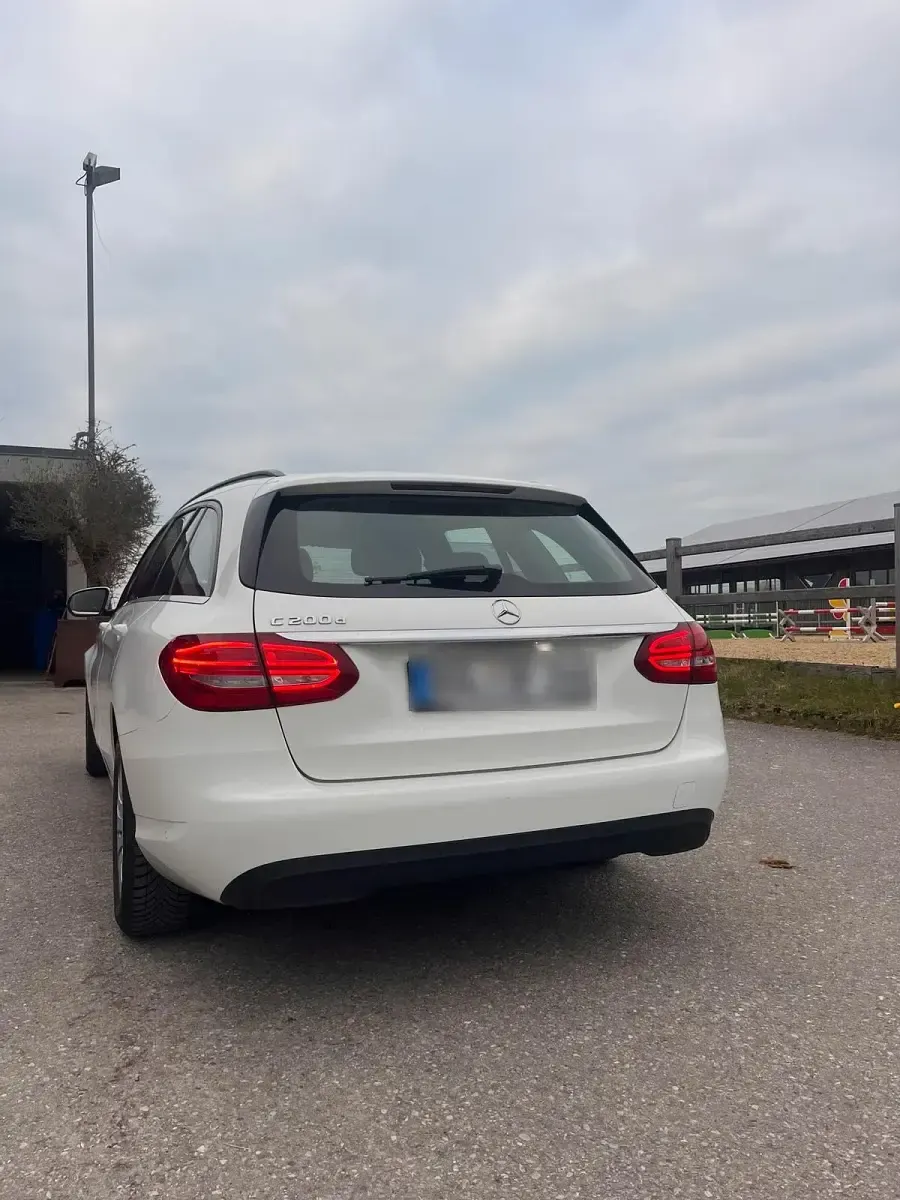 Gebraucht Mercedes C200 136 PS (100 kW) 2018 Weiß Kombi