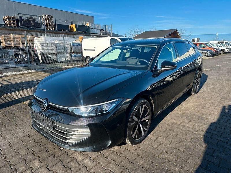 Gebraucht VW Passat Business 150 PS (110 kW) 2024 Mythos black Kombi