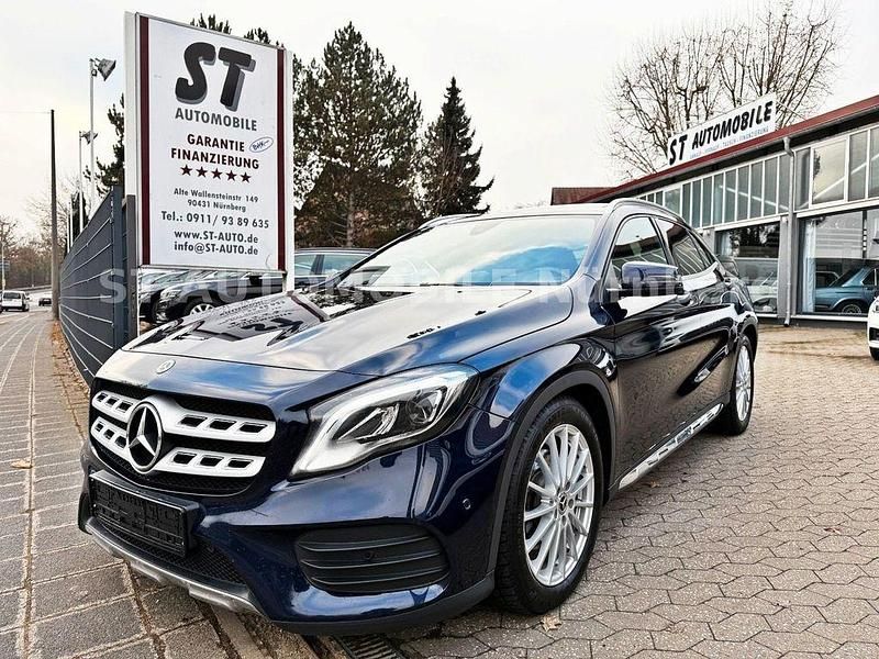 Gebraucht Mercedes GLA250 AMG line 211 PS (155 kW) 2018 Cavansitblau  metalliclack (metallic) SUV