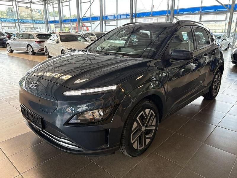 Gebraucht Hyundai Kona Select 100 kW (136 PS) 2021 Blau SUV