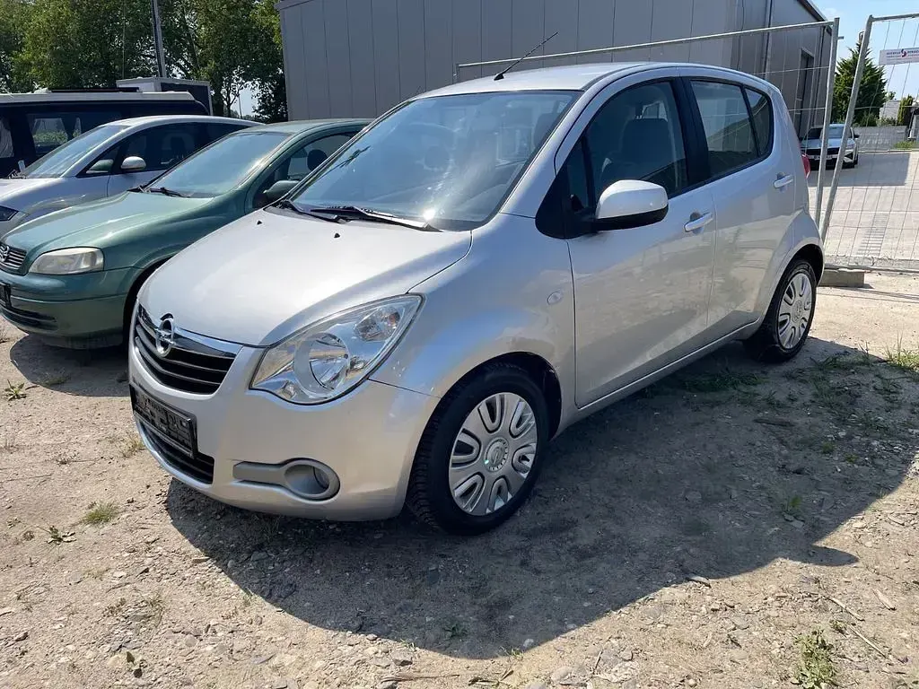 Gebraucht Opel Agila Edition 94 PS (69 kW) 2011 Silber Kleinwagen
