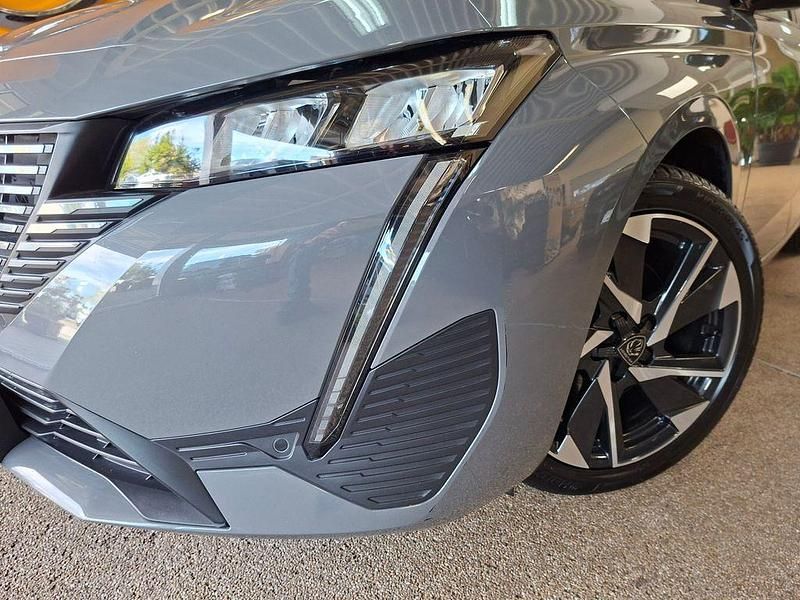 Gebraucht Peugeot 308 SW Allure 131 PS (96 kW) 2025 Grau Kombi