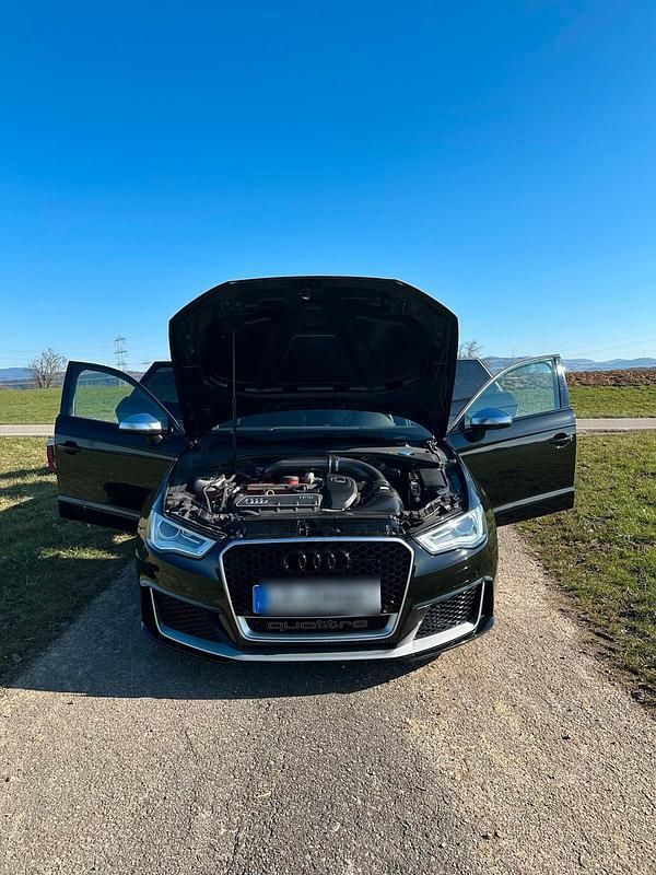 Schwarz Gebraucht 2015 Audi RS3 Kleinwagen | 31.500 € (Fairer Preis) - Bild 1/4