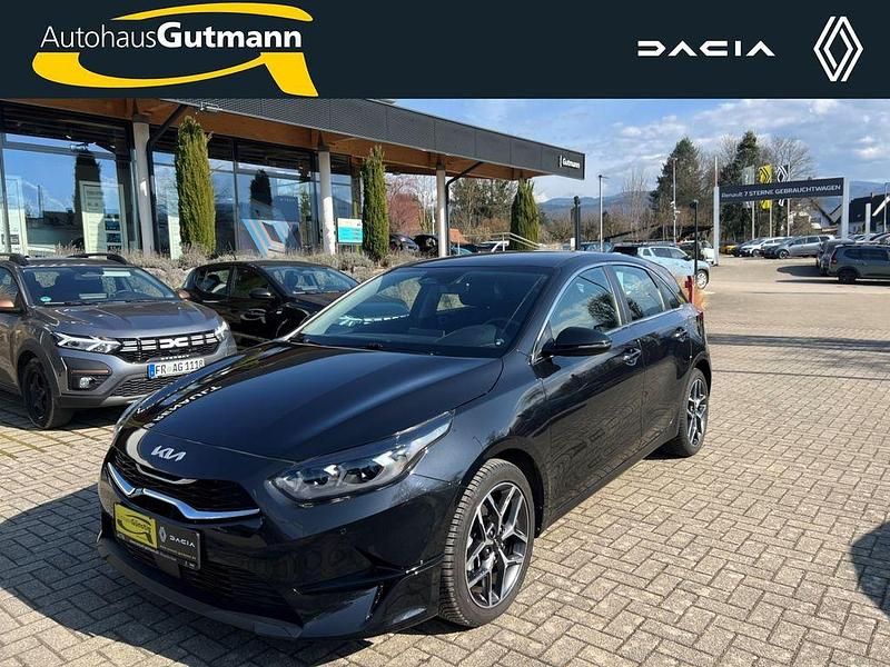 Gebraucht Kia Ceed Spirit 140 PS (102 kW) 2024 (1k) zilinaschwarz met. Kleinwagen