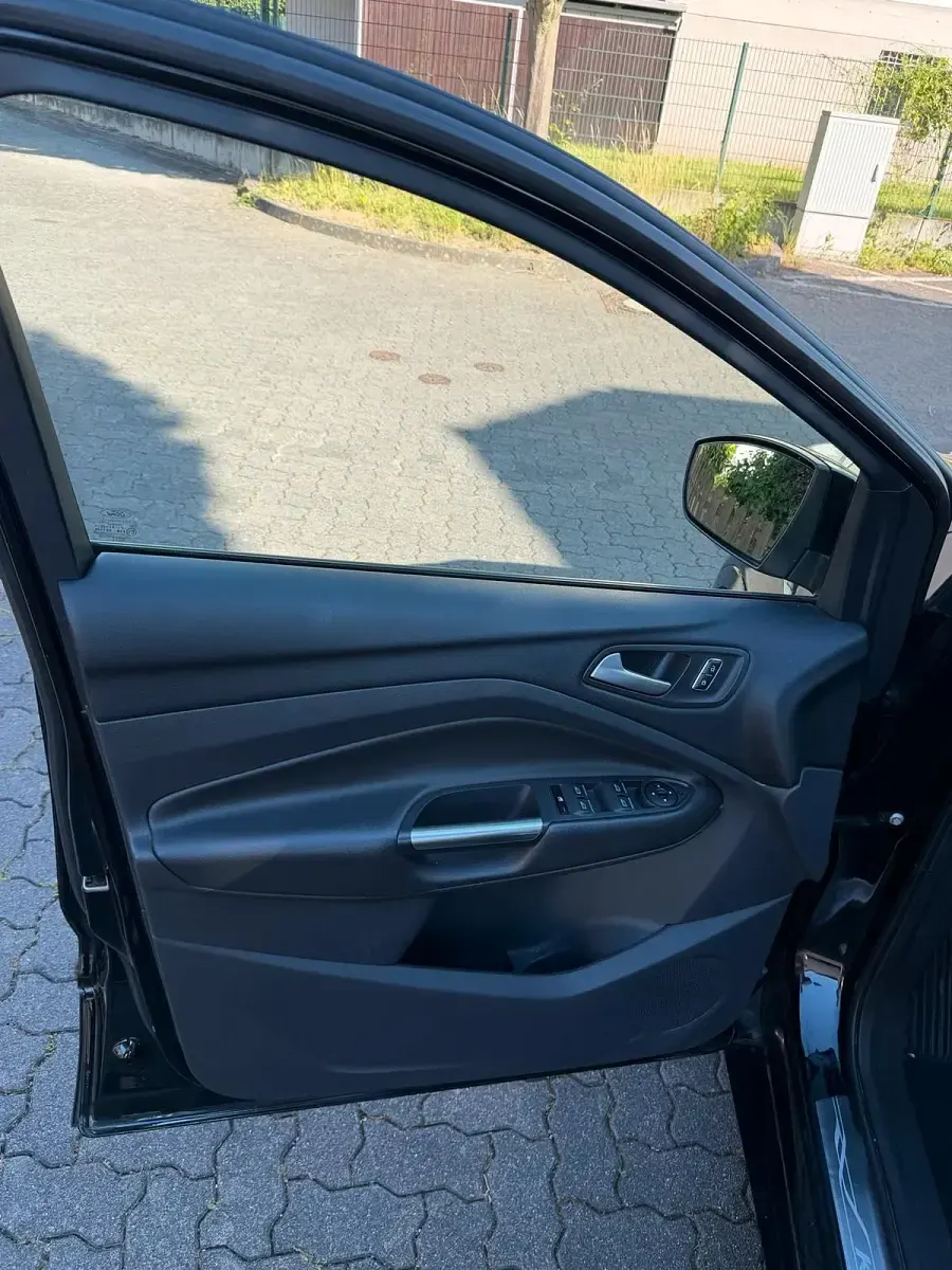 Gebraucht Ford Kuga Titanium 180 PS (132 kW) 2016 Schwarz SUV