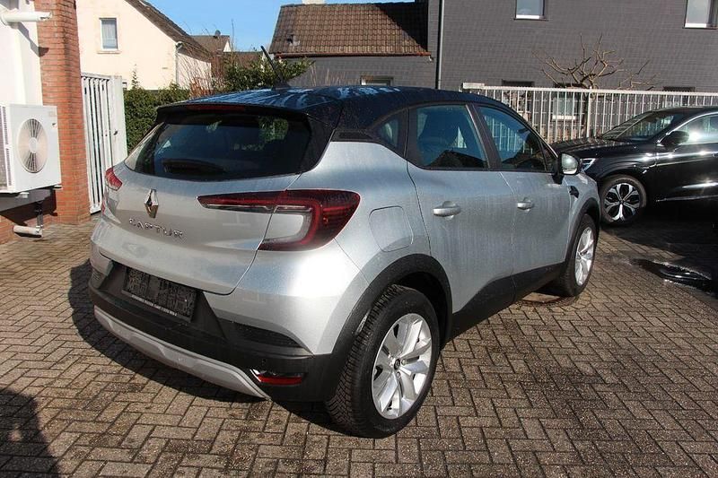 Gebraucht Renault Captur Evolution 140 PS (102 kW) 2023 Silber SUV