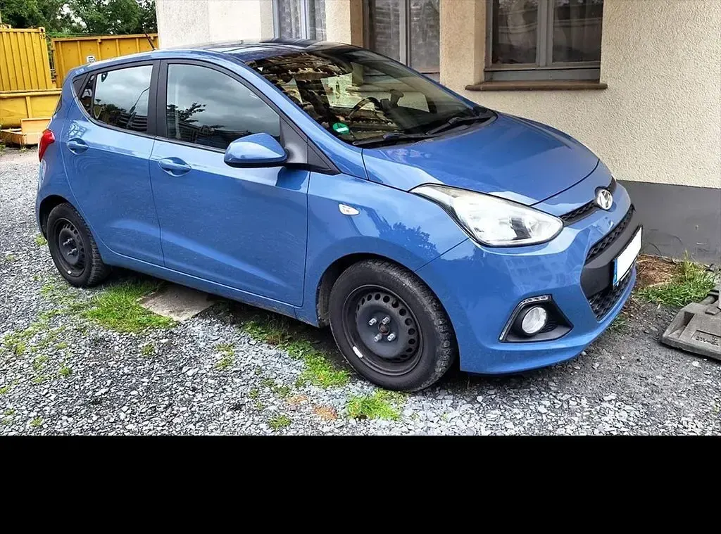 Gebraucht Hyundai i10 Trend 67 PS (49 kW) 2015 Blau Kleinwagen