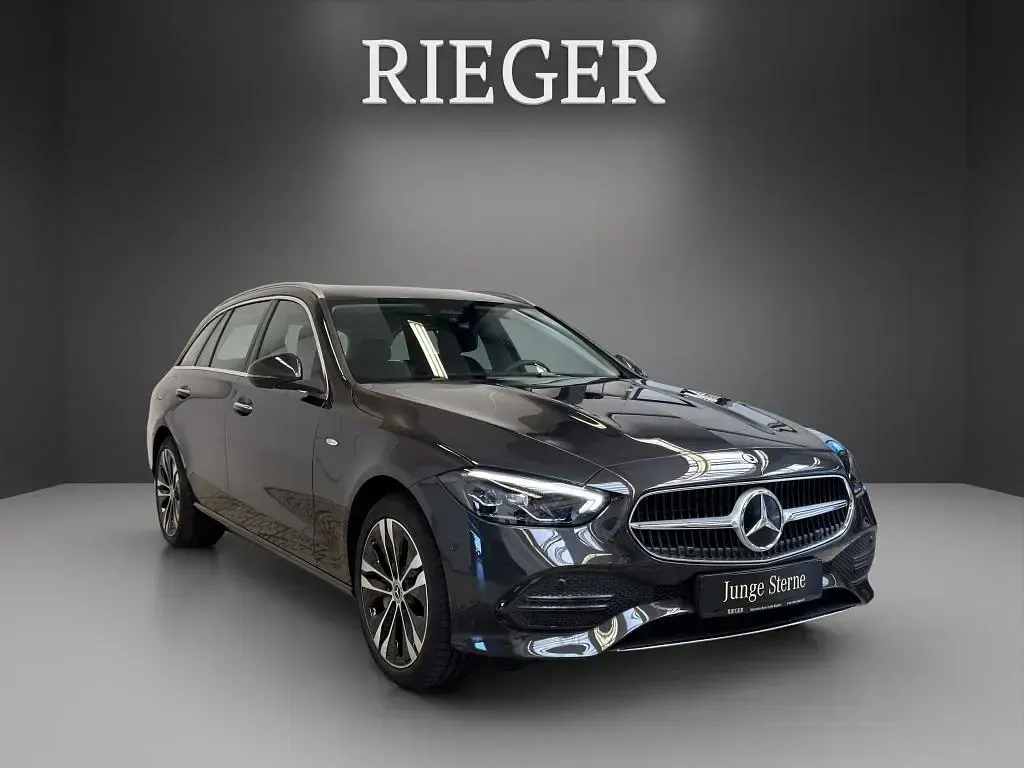 Gebraucht Mercedes C300 Avantgarde 204 PS (150 kW) 2025 Grau Limousine