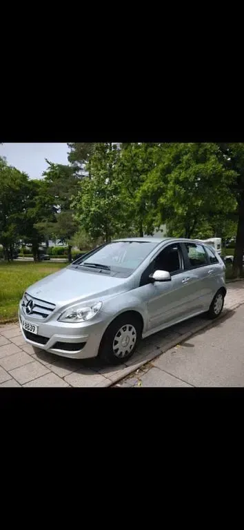 Gebraucht Mercedes B180 116 PS (85 kW) 2009 Grau Van / Kleinbus
