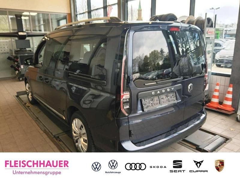 Gebraucht VW Caddy Style 114 PS (83 kW) 2022 Starlight blue metallic Van / Kleinbus