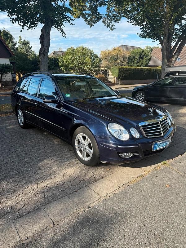 Schwarz Gebraucht 2007 Mercedes E320 Kombi | 3.800 € (Guter Preis) - Bild 1/4