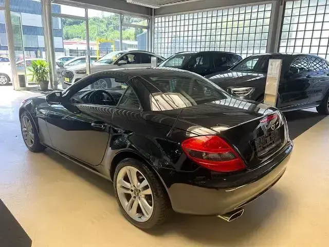 Gebraucht Mercedes SLK200 184 PS (135 kW) 2009 Obsidianschwarz Cabrio