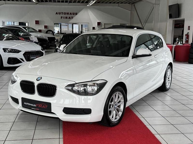 Weiß Gebraucht 2013 BMW 118 Advantage Kleinwagen | 8.849 € (Fairer Preis) - Bild 1/4