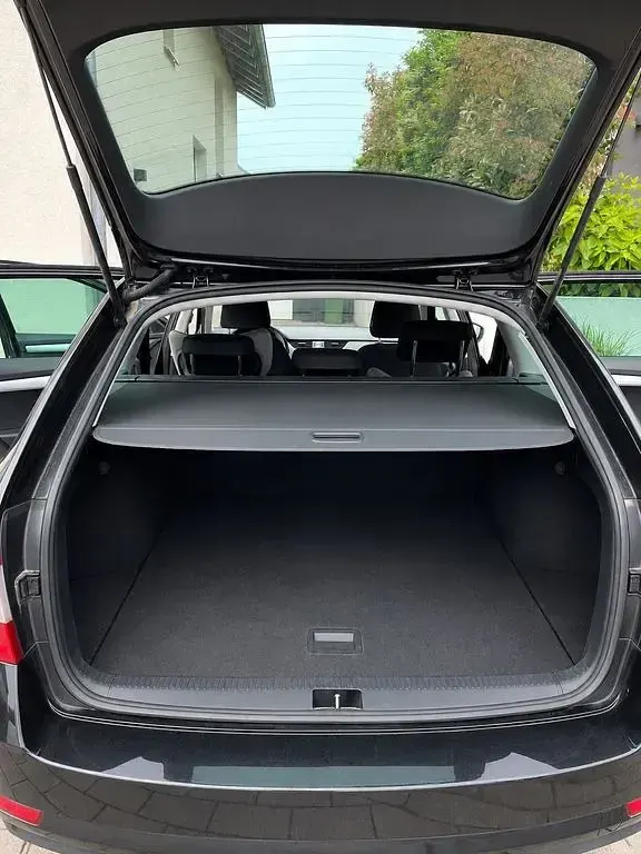 Usata Skoda Octavia Ambition 150 CV (110 kW) 2019 Nero Station wagon