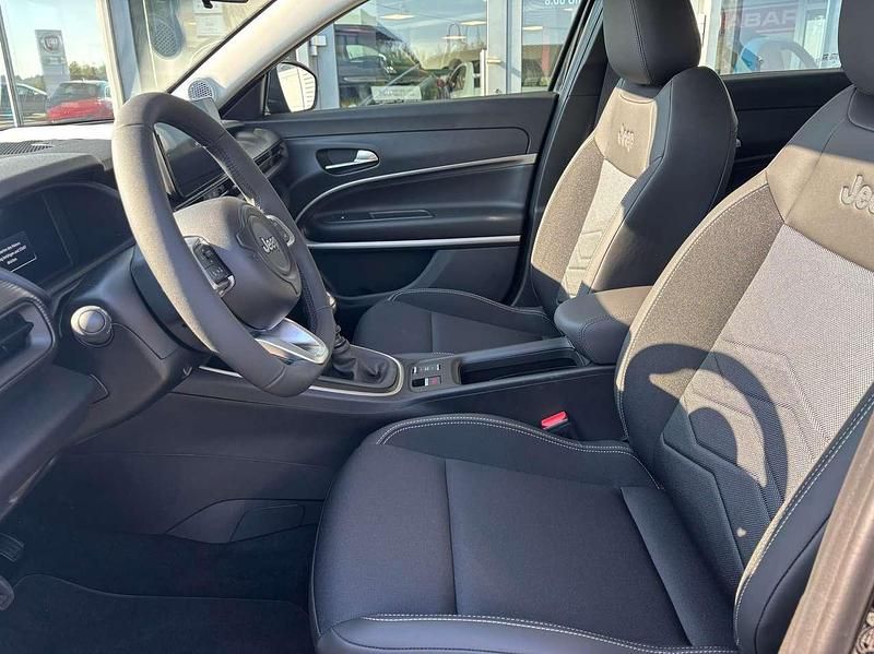 Gebraucht Jeep Avenger Altitude 101 PS (74 kW) 2024 Volcano black SUV