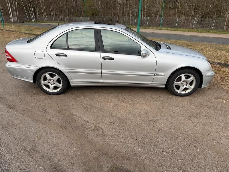 Gebraucht Mercedes C200 163 PS (119 kW) 2004 Limousine