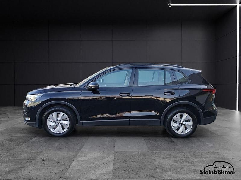 Gebraucht VW Tiguan 150 PS (110 kW) 2024 Deep black perleffekt (metallic) SUV