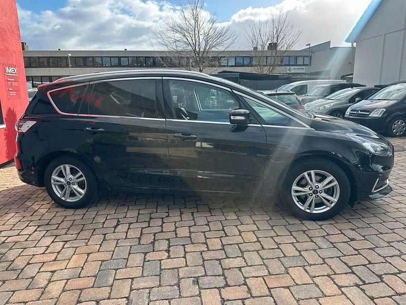 Gebraucht Ford S-MAX Titanium 150 PS (110 kW) 2022 Schwarz Van / Kleinbus