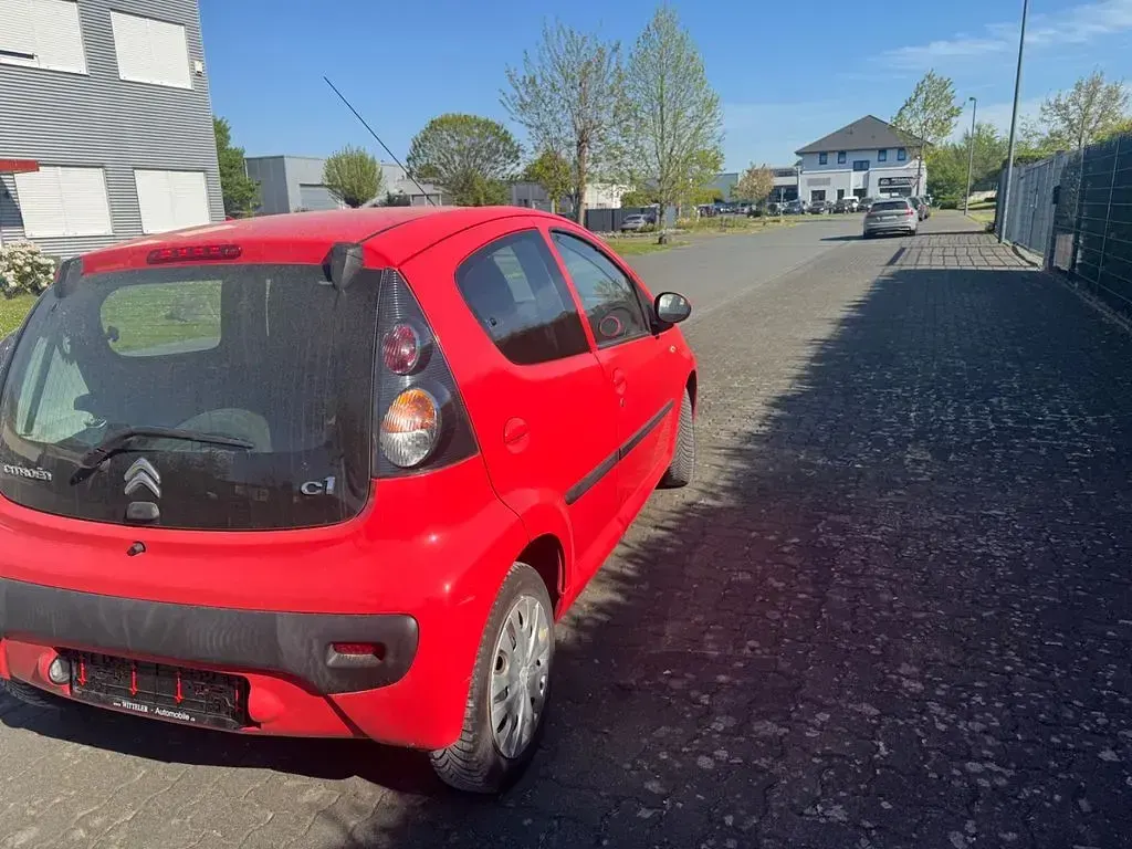 Gebraucht Citroën C1 SELECTION 68 PS (50 kW) 2013 Rot Kleinwagen