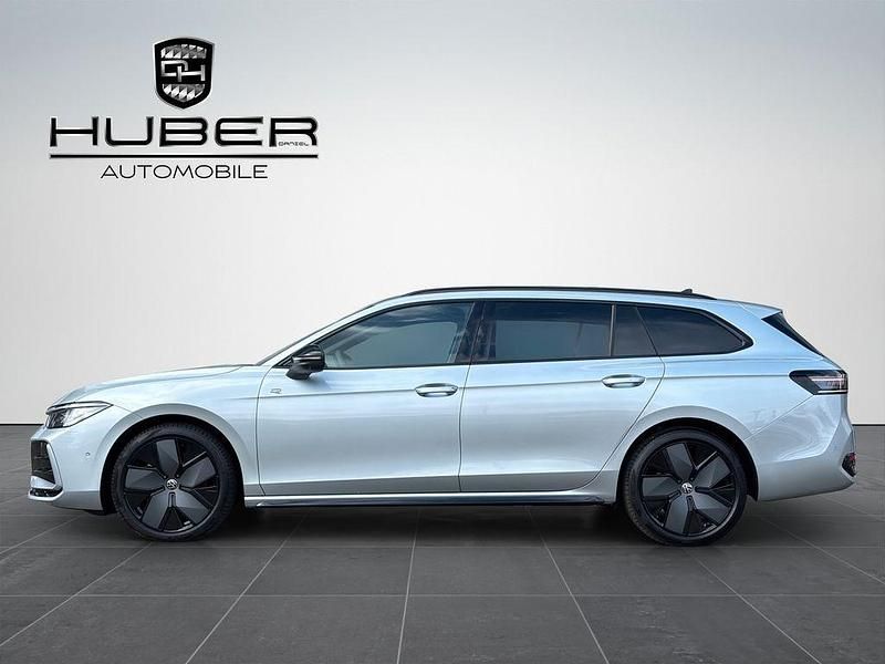 Neu VW Passat R-line 193 PS (141 kW) 2026 Silber Kombi