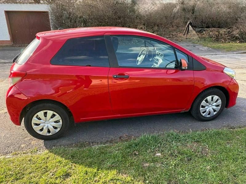 Gebraucht Toyota Yaris 2012 Rot Kleinwagen
