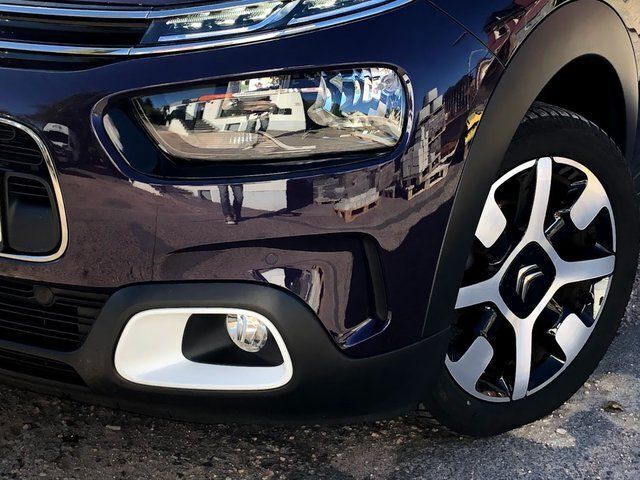 Gebraucht Citroën C4 Cactus PureTech 110 PS (80 kW) 2018 Schwarz metallic Kleinwagen