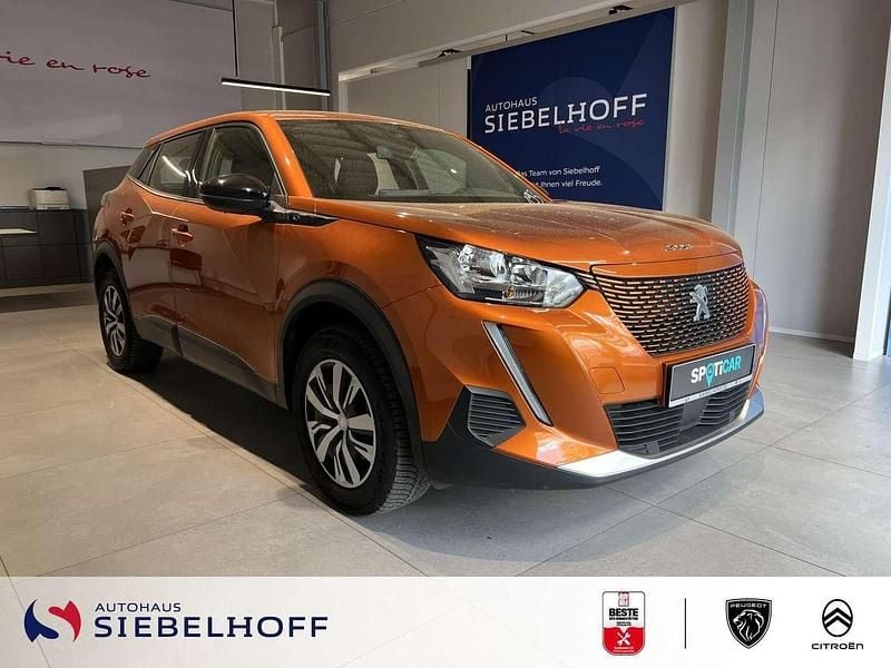 Gebraucht Peugeot e-2008 Active 100 kW (136 PS) 2023 Orange fusion SUV