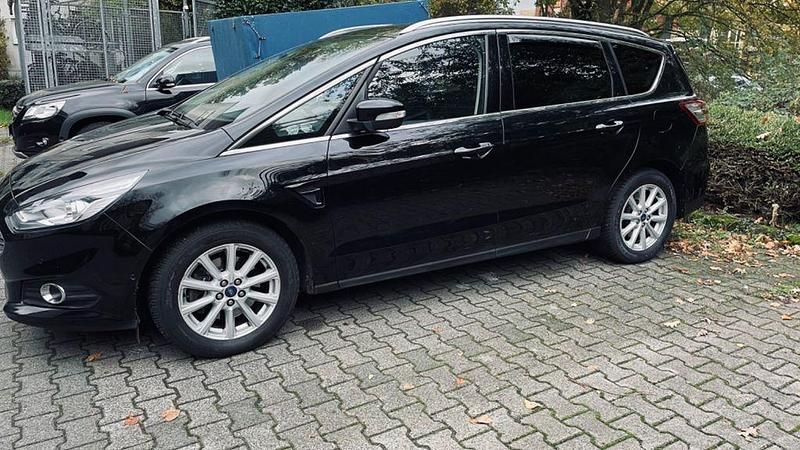 Gebraucht Ford S-MAX Titanium 150 PS (110 kW) 2017 Schwarz Van / Kleinbus