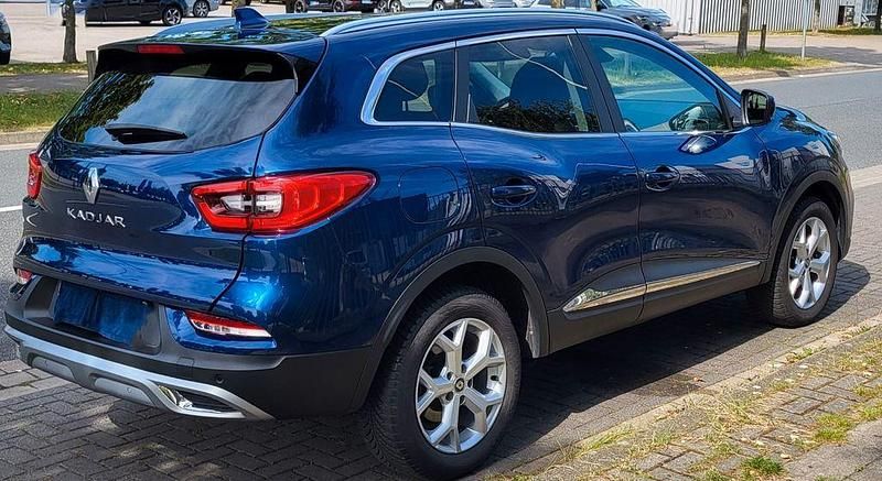 Gebraucht Renault Kadjar LIMITED Deluxe 159 PS (116 kW) 2019 Blau SUV