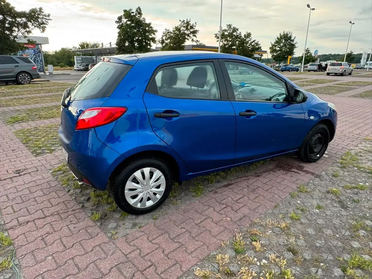 Gebraucht Mazda 2 Impuls 75 PS (55 kW) 2010 Blau Kleinwagen