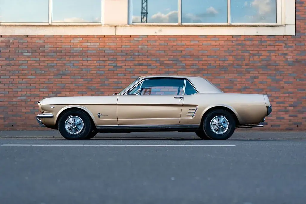 Gebraucht Ford V8 200 PS (147 kW) 1966 Gold Coupé