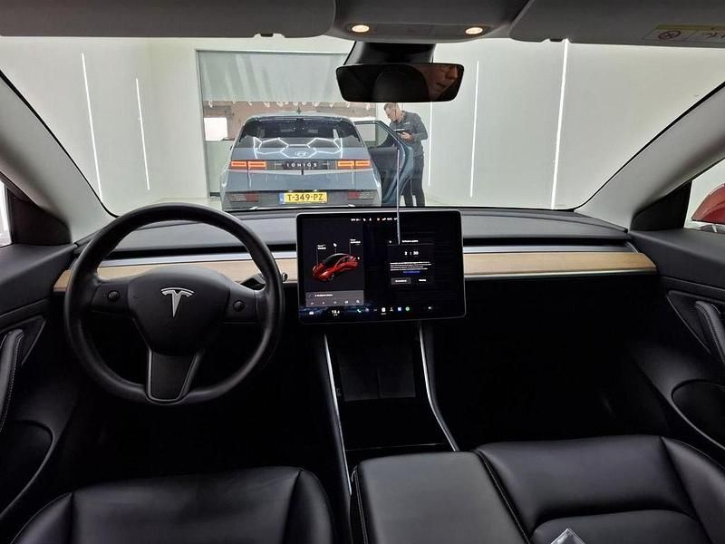 Gebraucht Tesla Model 3 Standard Range 225 kW (306 PS) 2020 Rot Limousine