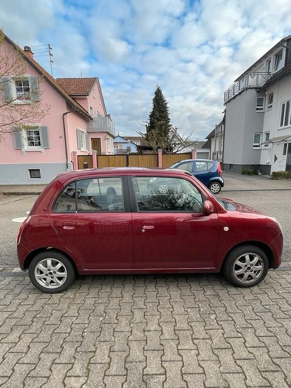 Gebraucht Daihatsu Trevis 58 PS (42 kW) 2007 Rot Kleinwagen
