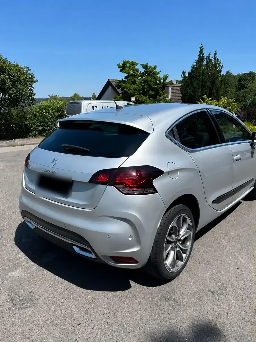 Gebraucht Citroën DS4 112 PS (82 kW) 2011 Silber Kleinwagen