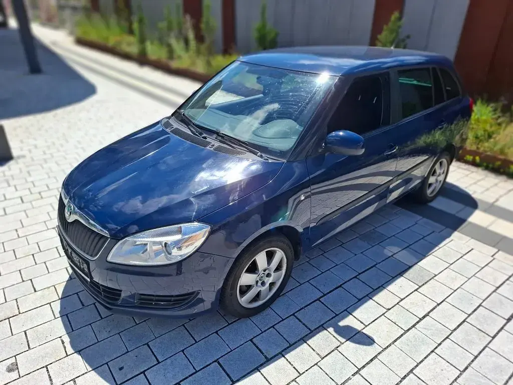 Gebraucht Skoda Fabia 90 PS (66 kW) 2011 Blau Limousine