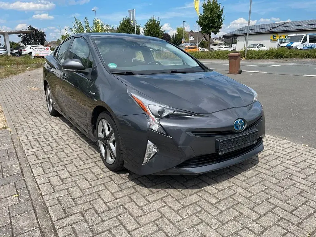 Gebraucht Toyota Prius Comfort 122 PS (89 kW) 2017 Grau Limousine