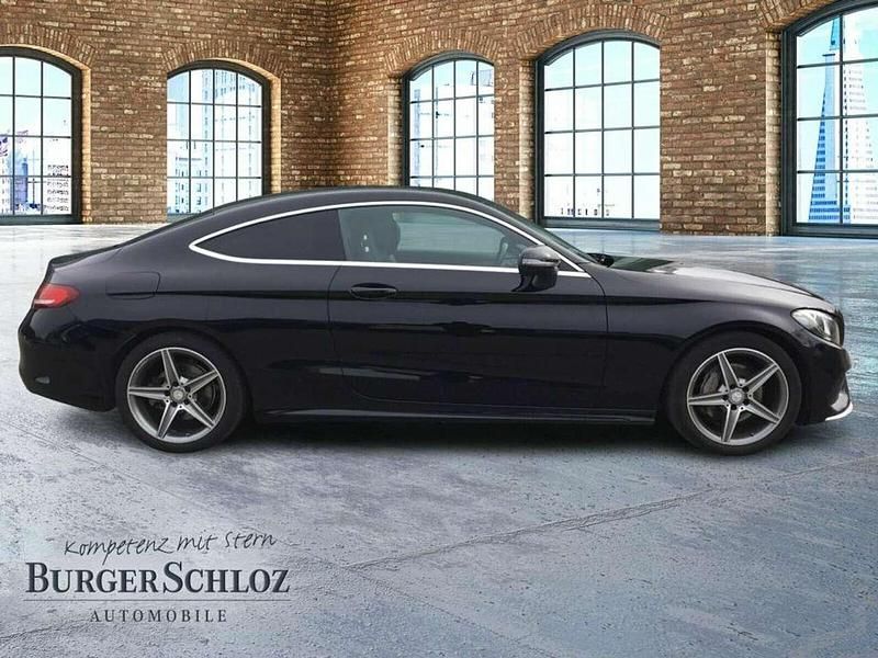 Gebraucht Mercedes C180 156 PS (114 kW) 2016 Unilack schwarz uni Coupé