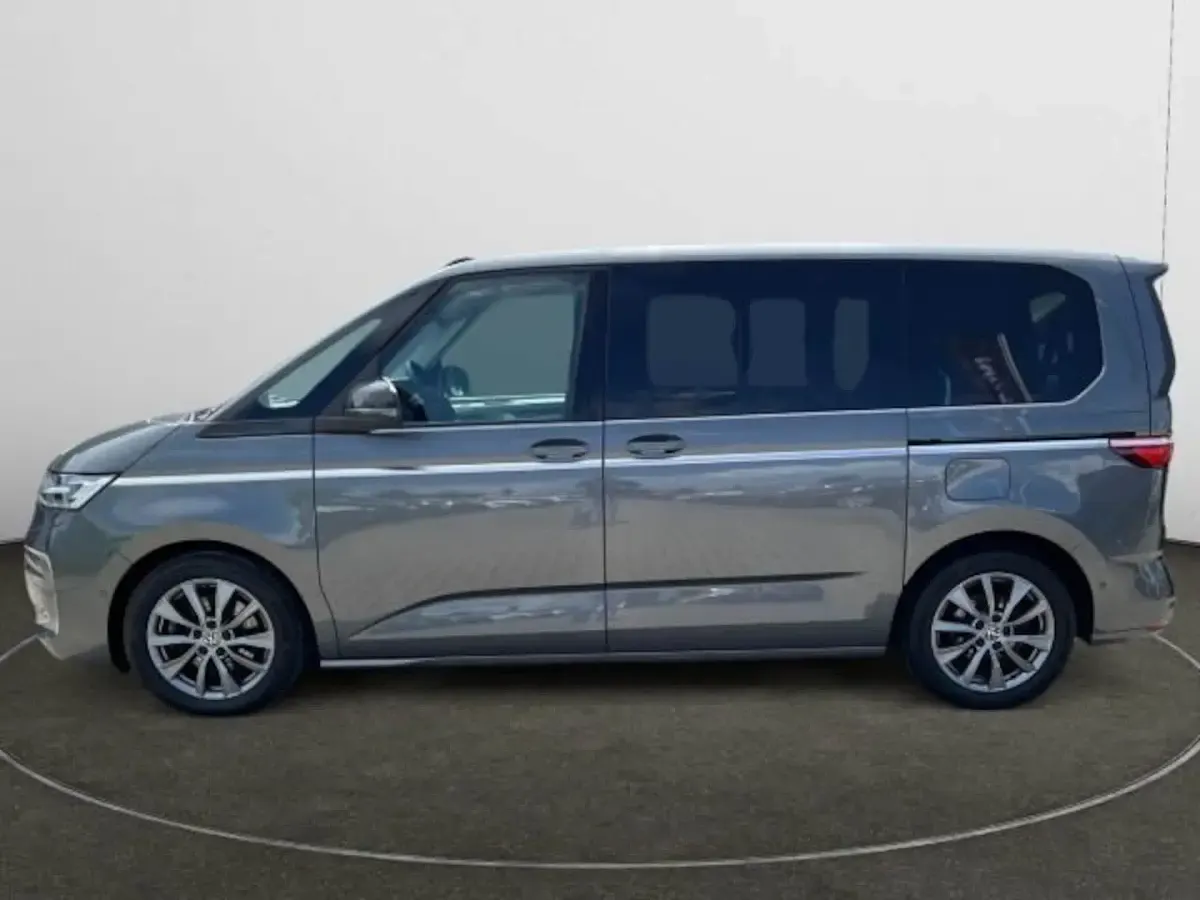 Gebraucht VW Multivan Style 150 PS (110 kW) 2022 Indiumgrau metallic Van / Kleinbus