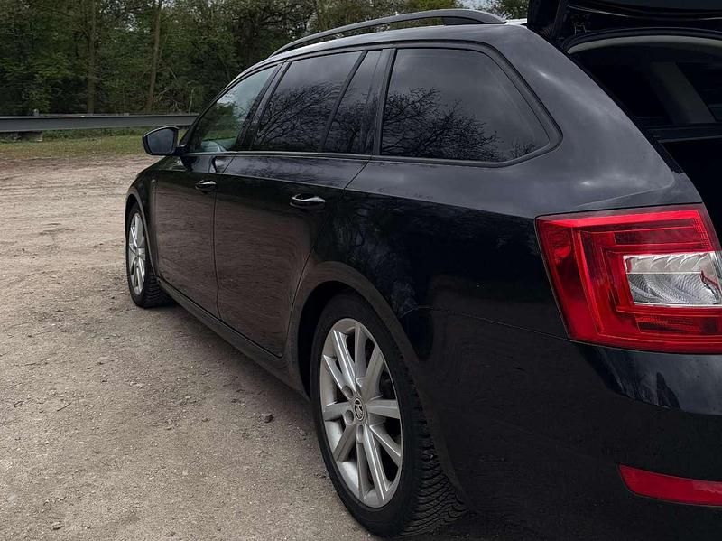 Gebraucht Skoda Octavia Joy 150 PS (110 kW) 2016 Schwarz Kleinwagen