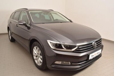 Gebraucht VW Passat Comfortline 150 PS (110 kW) 2018 Grau metallic Kombi