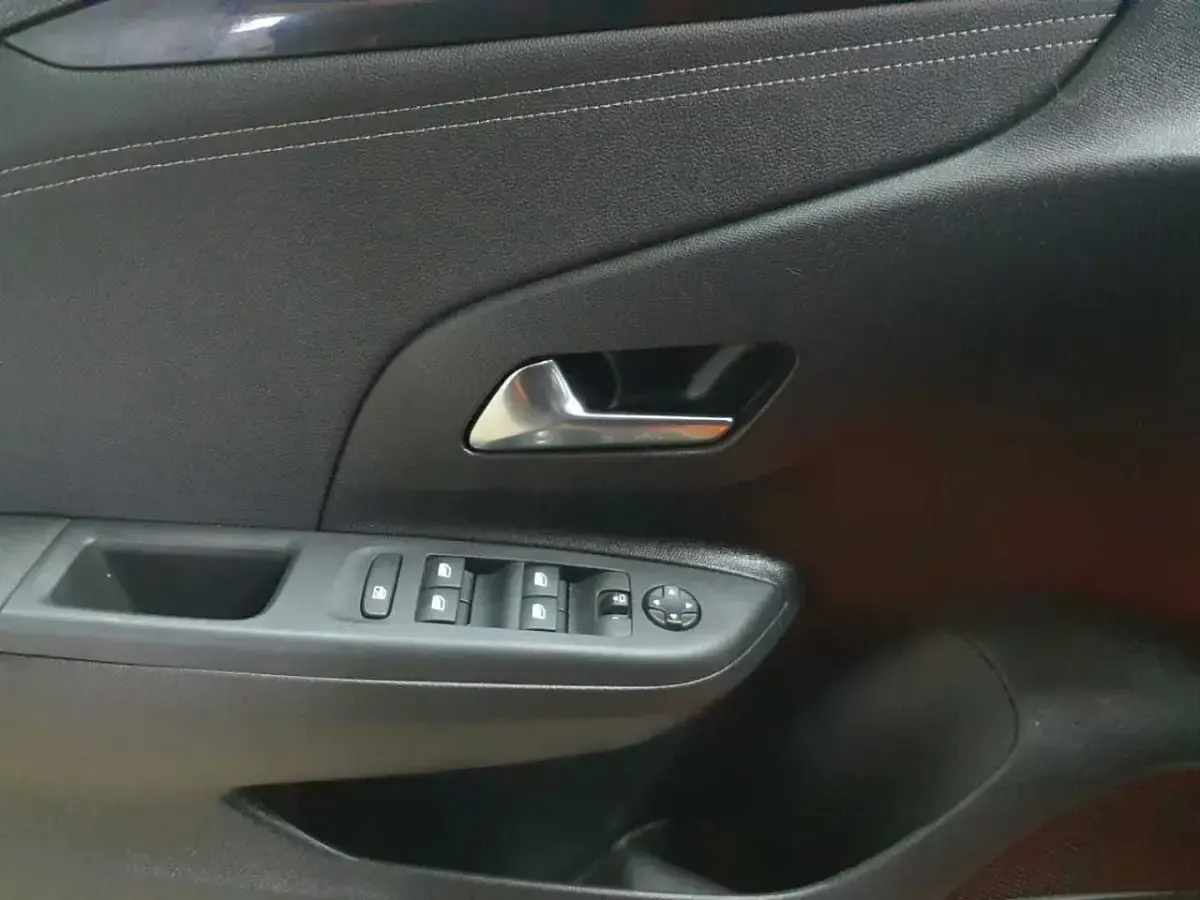 Usado Opel Corsa Elegance 75 HP (55 kW) 2023 Laranja Citadino